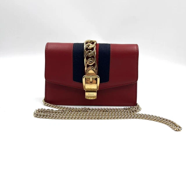 10.26 002  Gucci Sylvie Leather Super Mini Bag Red
