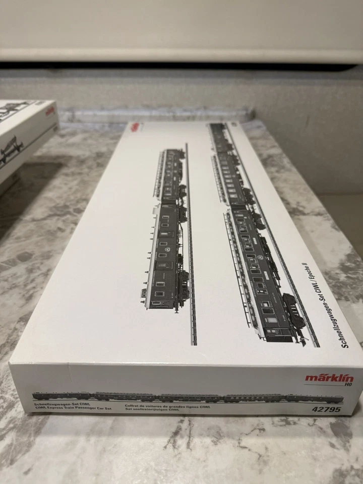 Marklin ho scale freight cars# 42795 Schellzugwagen Set CIWL Epoche II - Image 3 of 4