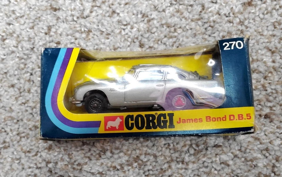 Vitange James Bond Aston Martin Corgi D.B.5 270 1966 1973 007 ripped plastic - Image 3 of 4