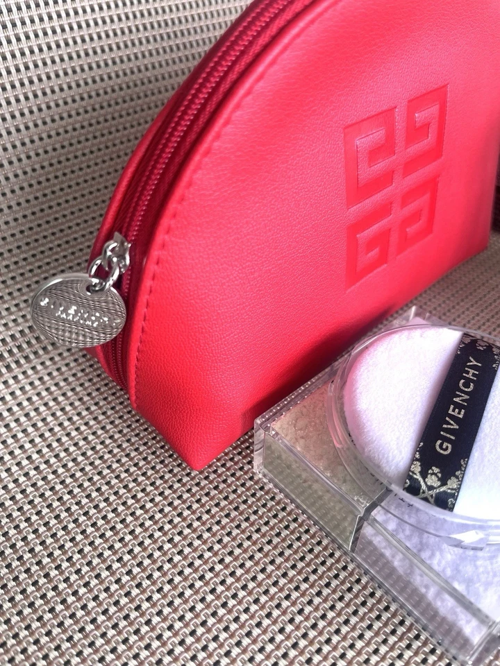 Givenchy Prisme Libre  Powder Classic 1 Mousseline Pastel + 37 Lipstick + Bag - Image 3 of 4