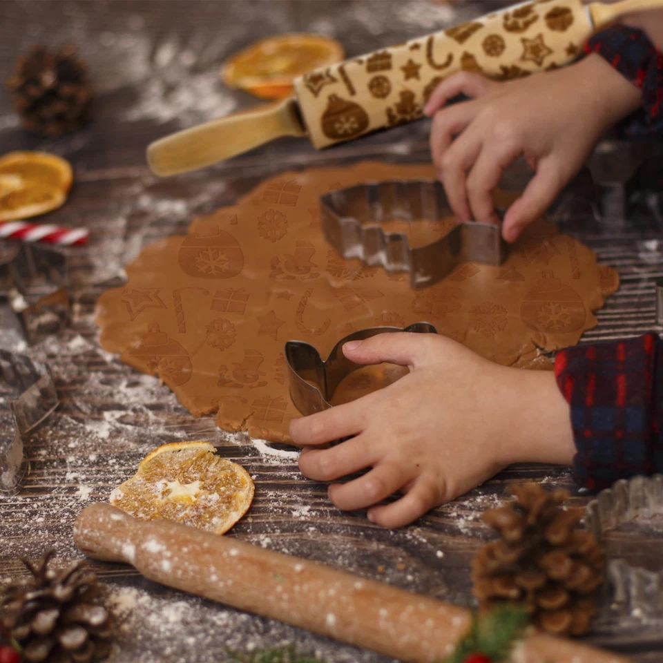 Nudelholz mit Weihnachtsmuster Weihnachten Gravur Keksrolle Holzrolle Ausstecher - Bild 2 von 4