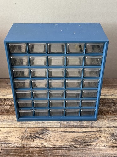 Vintage 30 DRAWER WORKSHOP / CRAFT BOX SCREW BOLT STORAGE UNIT 12"x13"