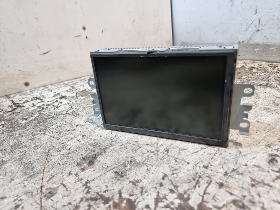 Volvo V40 R Design Display Screen Sat Nav Media 2014 MK3 Pre-facelift 31350692 - Image 3 of 4