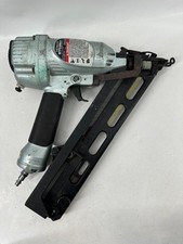 Hitachi NT65MA4 Pneumatic 1-1/4 - 2-1/2 15-Ga...