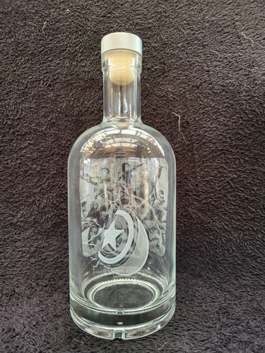 Avengers decanter box set can be personalised with message . - Picture 9 of 12
