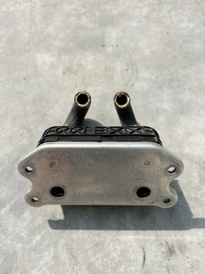 Volvo S40 2.4i 2006 enfriador de aceite de motor original 30637966 OEM 06 Foto 3 de 4