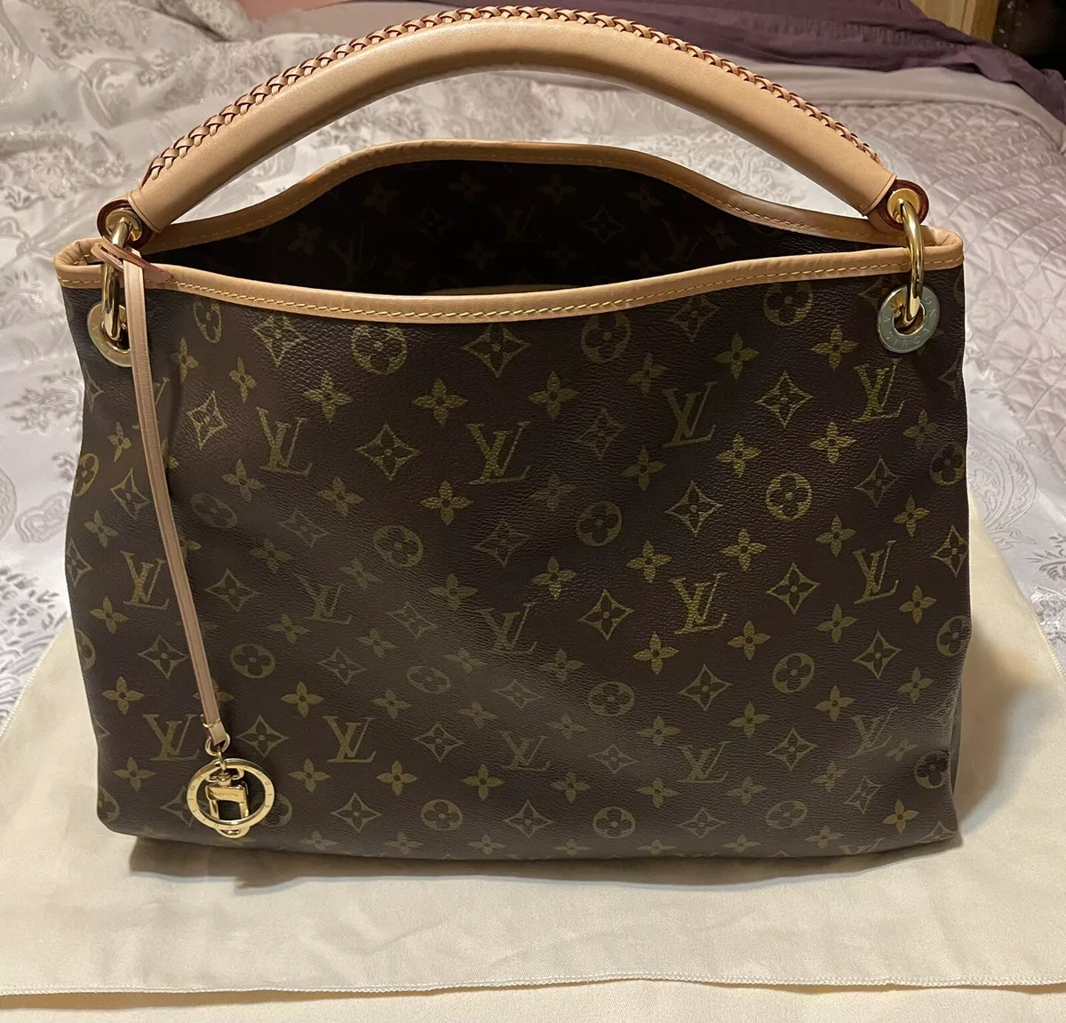 AUTHENTIC LOUIS VUITTON BORWN ARTSY BAG