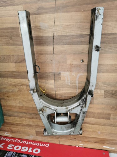 SUZUKI GSF600 BANDIT MK2 REAR SUSPENSION SWINGARM SWINGING ARM 2001 - Picture 6 of 6