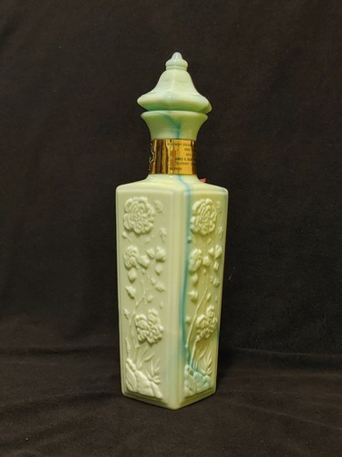 Vintage Jim Beam Royal Jade Jadeite Milk Glass Whiskey Decanter  - Picture 6 of 12
