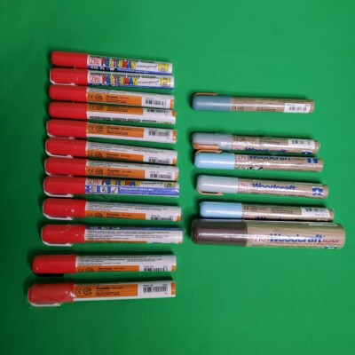 BRAND NEW  Zig Woodcraft/Posterman Marker Pens x 18 various sizes and colors