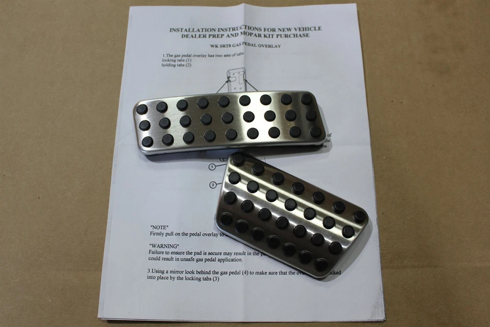 08-10 Cubierta de pastillas de pedal de freno de gasolina Jeep Grand Cherokee 82211410 MOPAR OEM Fábrica Foto 3 de 4