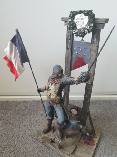 Estatua y libro de arte Assassins Creed Unity edición guillotina de coleccionista Arno 🙂  - Imagen 1 de 7