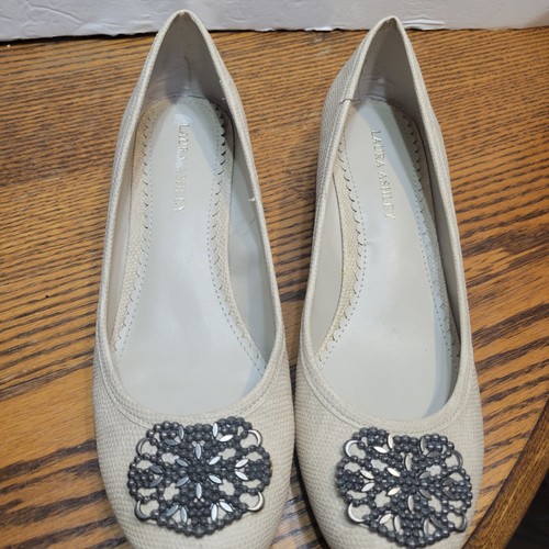 Laura Ashley Wedge Ivory Shoes Women's 9 B New - Picture 8 of 8