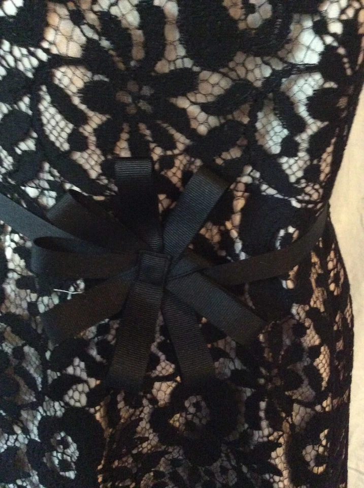 Vestido de cóctel Tessuto, encaje negro sobre lay, neutro debajo del forro, nuevo sin etiquetas 8 Foto 2 de 4