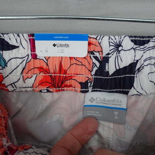 NWT Columbia Women Bogata Bay Stretch Printed Short Size Medium Floral 3" Inseam - Picture 9 of 11