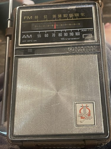 GE AM/FM 15 Transistor Radio 1965 GENERAL ELECTRIC Portable P975F Works Good