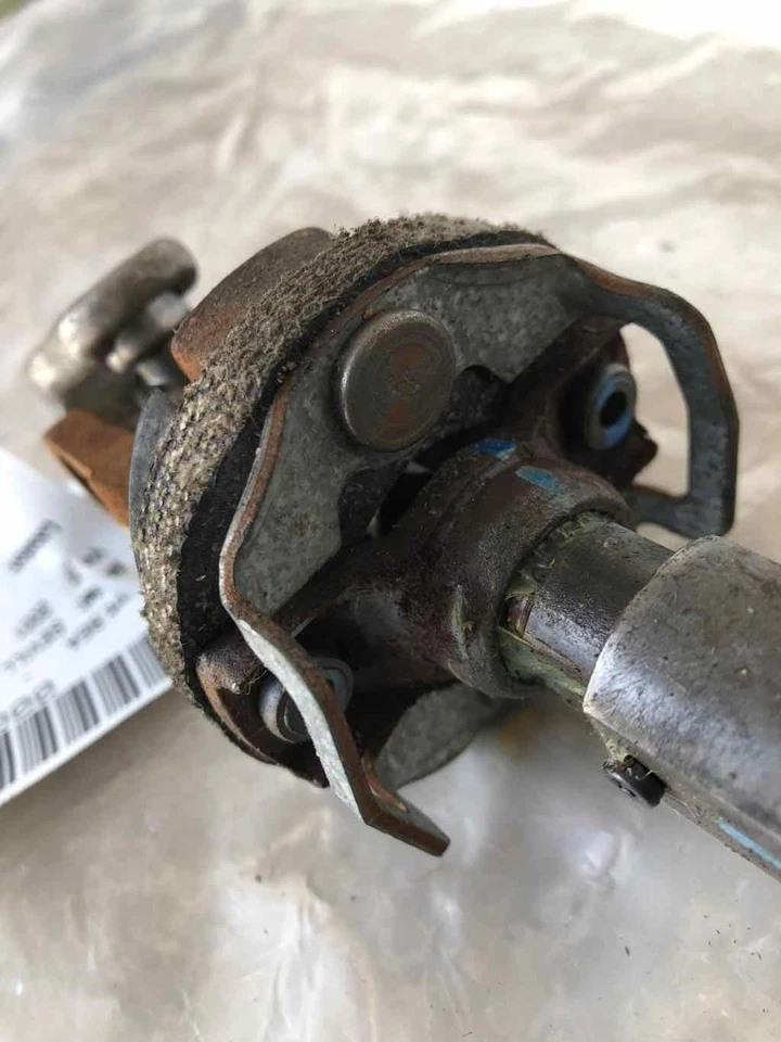 2001 CADILLAC SEVILLE SLS Steering Shaft Intermediate Shaft Assembly 26079786 - Image 4 of 4