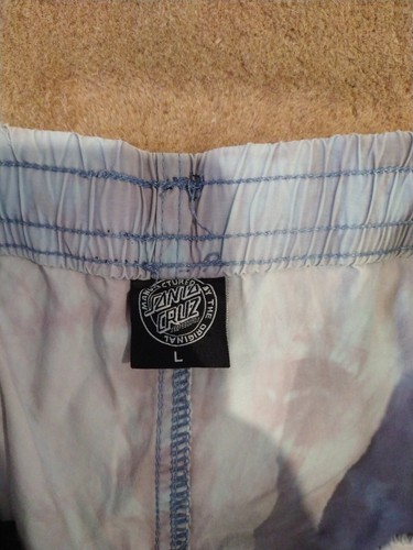 Santa Cruz Tie Dye Mens Shorts Size Large VGC - Picture 4 of 6