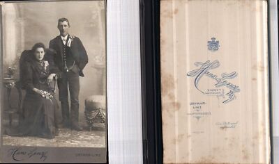 530289,CDV Kabinettfoto Atelier Hans Lenz Urfahr Linz Robe Frau Tracht 