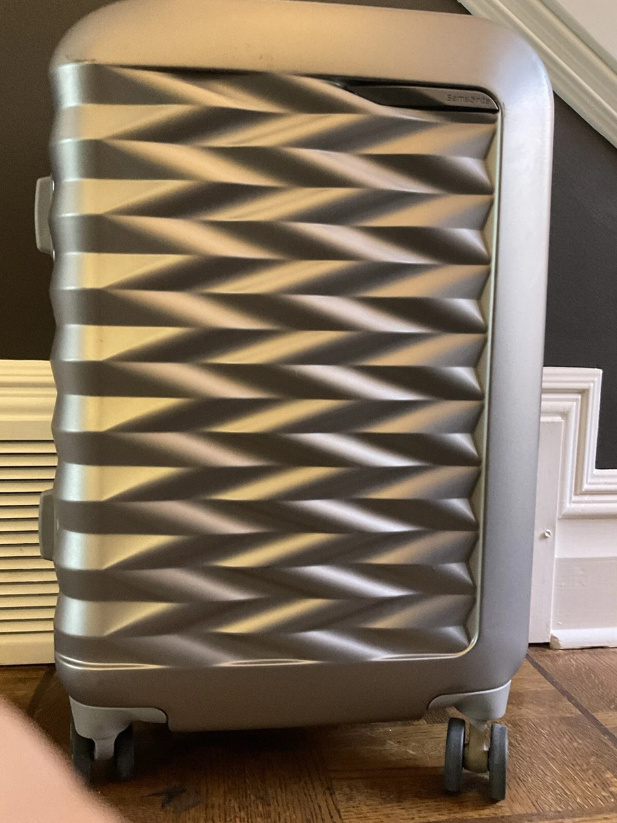 Samsonite Premium Fortifi 20 inch Hardside Spinner Carry-On w/ Dual USB  Outlets | eBay