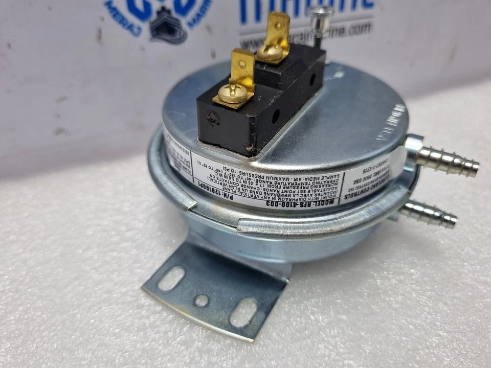 Cleveland Controls RFS-4100-003 Liebert Pressure Switch P/N 128199P1 - Image 2 of 4