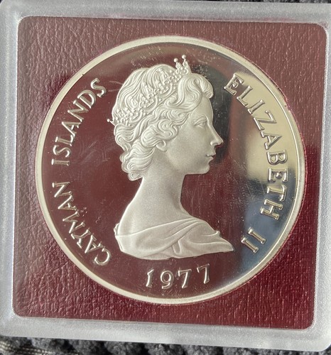 1977 Cayman Islands Silver Proof Queens Coin Collection $50 5 Queens - Foto 2 di 2