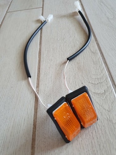 COPPIA FRECCETTE LATERALI  FIAT UNO TURBO i.e 1 SERIE prima  89 - Foto 1 di 6