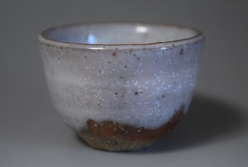 Shining yet Calm!! White Hagi-ware GUINOMI Sake Cup by Great Potter Yu OKADA R04 - Picture 2 of 15