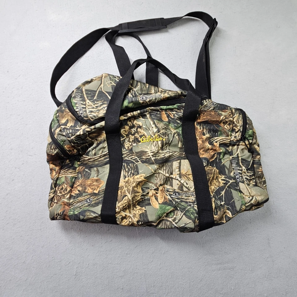 Cabela's Camouflage Duffle Bag Hunting 22" Seclusion 3D - Image 2 of 4