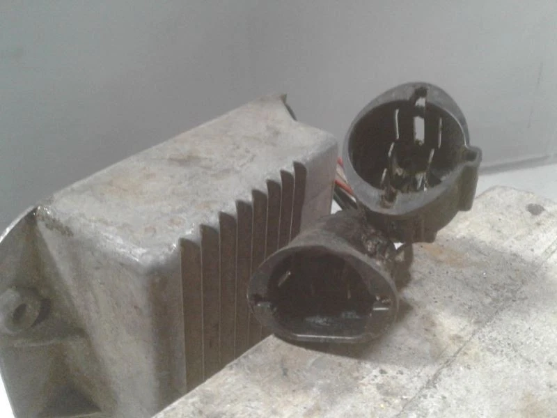 Engine ECM Ignition Control Fits 78-88 J-SERIES TRUCK 646897 - Image 2 of 3