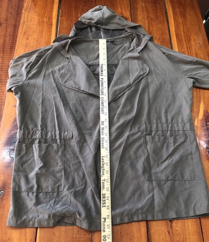 Chaqueta Poetry para mujer talla grande topo/marrón/bronceado manga corta con capucha - Imagen 9 de 10