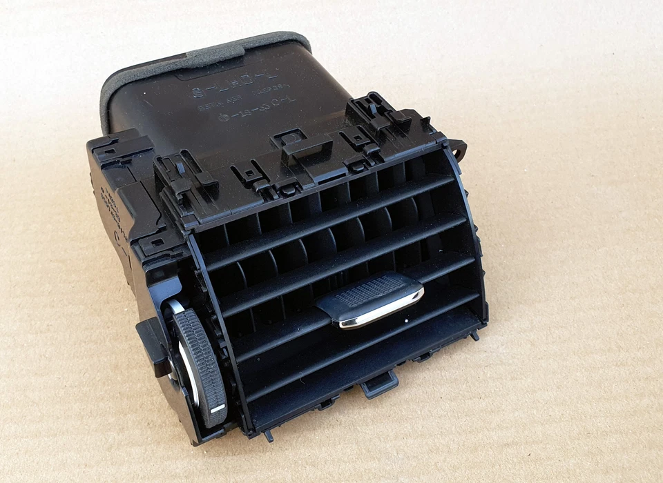 Parrillas centrales de ventilación de aire acondicionado/calor izquierda y derecha OEM Lexus GX460 2014-2019 URJ150 Foto 4 de 4