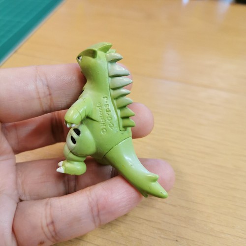Bootleg TOMY Pokemon TYRANITAR 2" Mini Figure CGTSJ Vintage Nintendo KO Toy - Picture 3 of 5