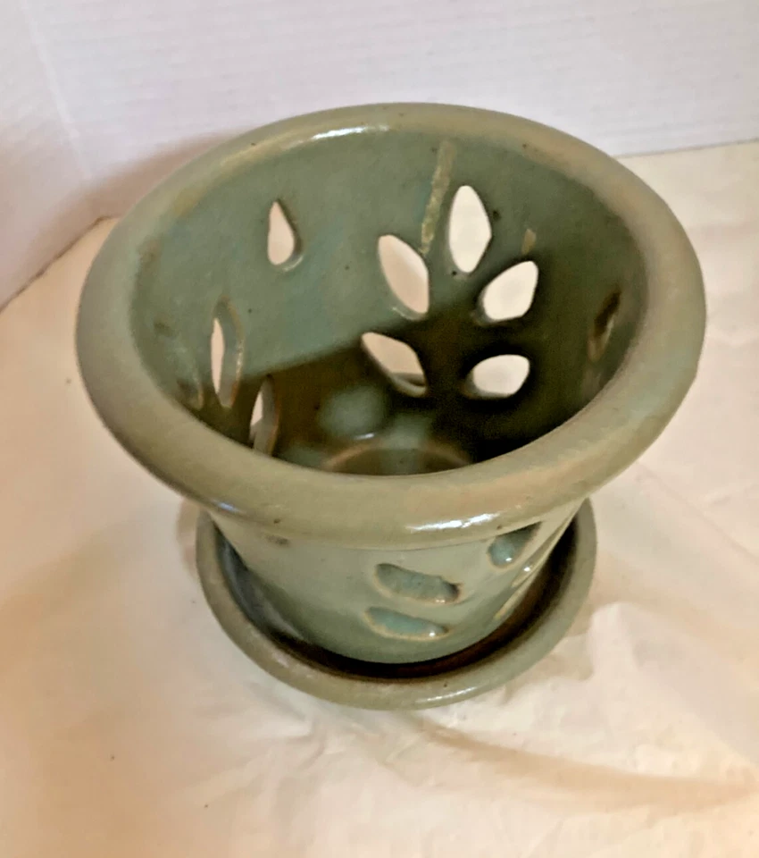 SOPORTE VELA CERÁMICA VERDE 5 1/4"D X 4.5"H CON PLATILLO ADJUNTO Foto 2 de 4