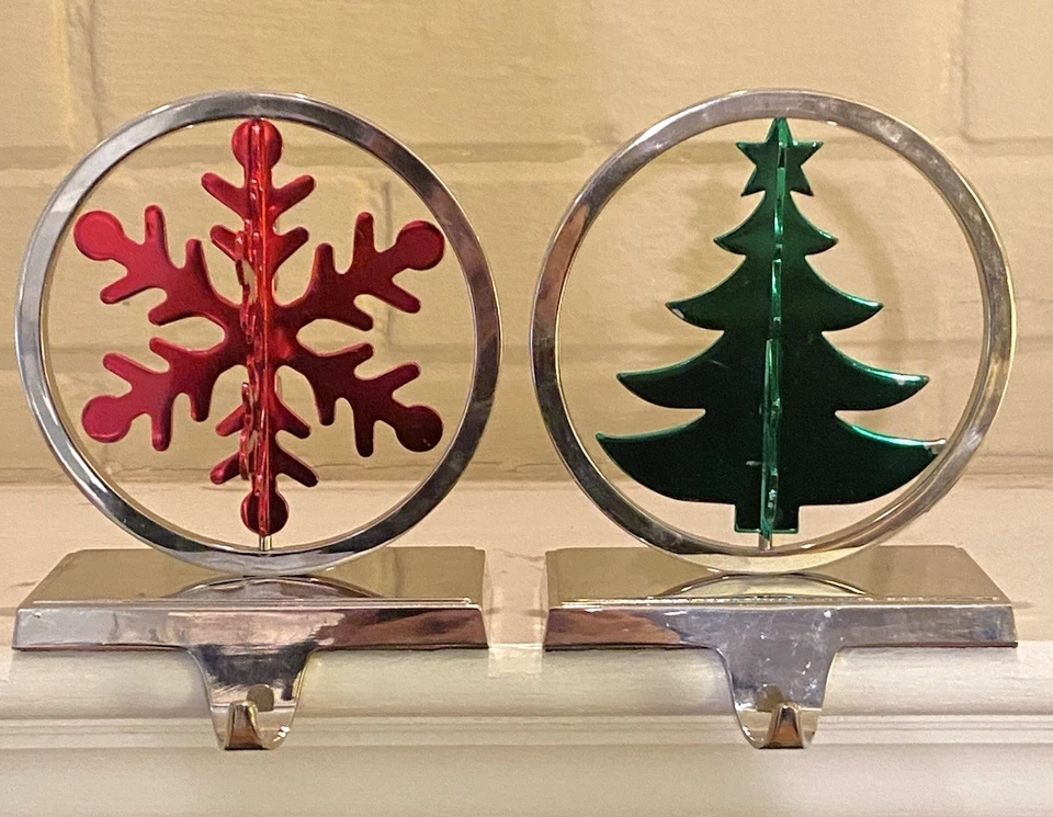 Juego de 2 soportes de medias de árbol de Navidad/copo de nieve giratorio 3D Pier 1 Importaciones Foto 2 de 4