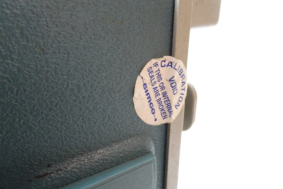 Osciloscopio digitalizador Tektronix TDS 640A | 500 MHz, 2 GS/s | Faltan pies Foto 4 de 4