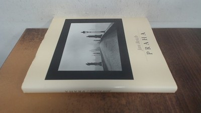 			Praha (signed), Reich, Jan., Petit/Public History, 2005, Hardcove		