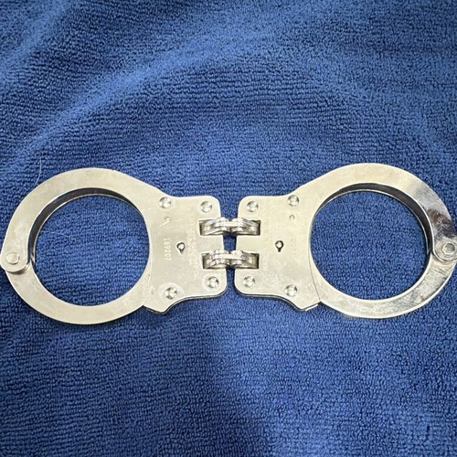 Peerless Handcuff Co. Metal Police Handcuffs Model 189207 (MPN 189207)