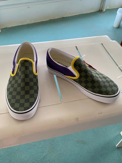 size 7 checkered vans
