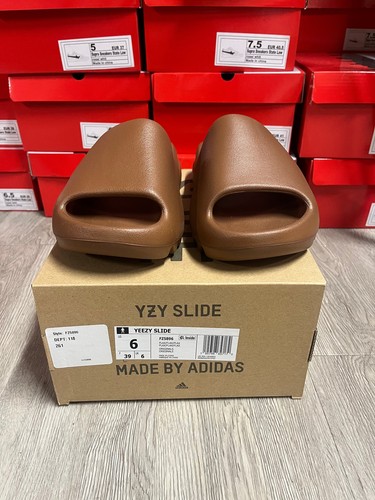 Yeezy Slide Flax - Picture 8 of 19
