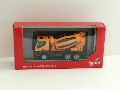 Iveco Trakker 6x6 concret mixer truck, communal orange-1:87 (Herpa item: 310000)