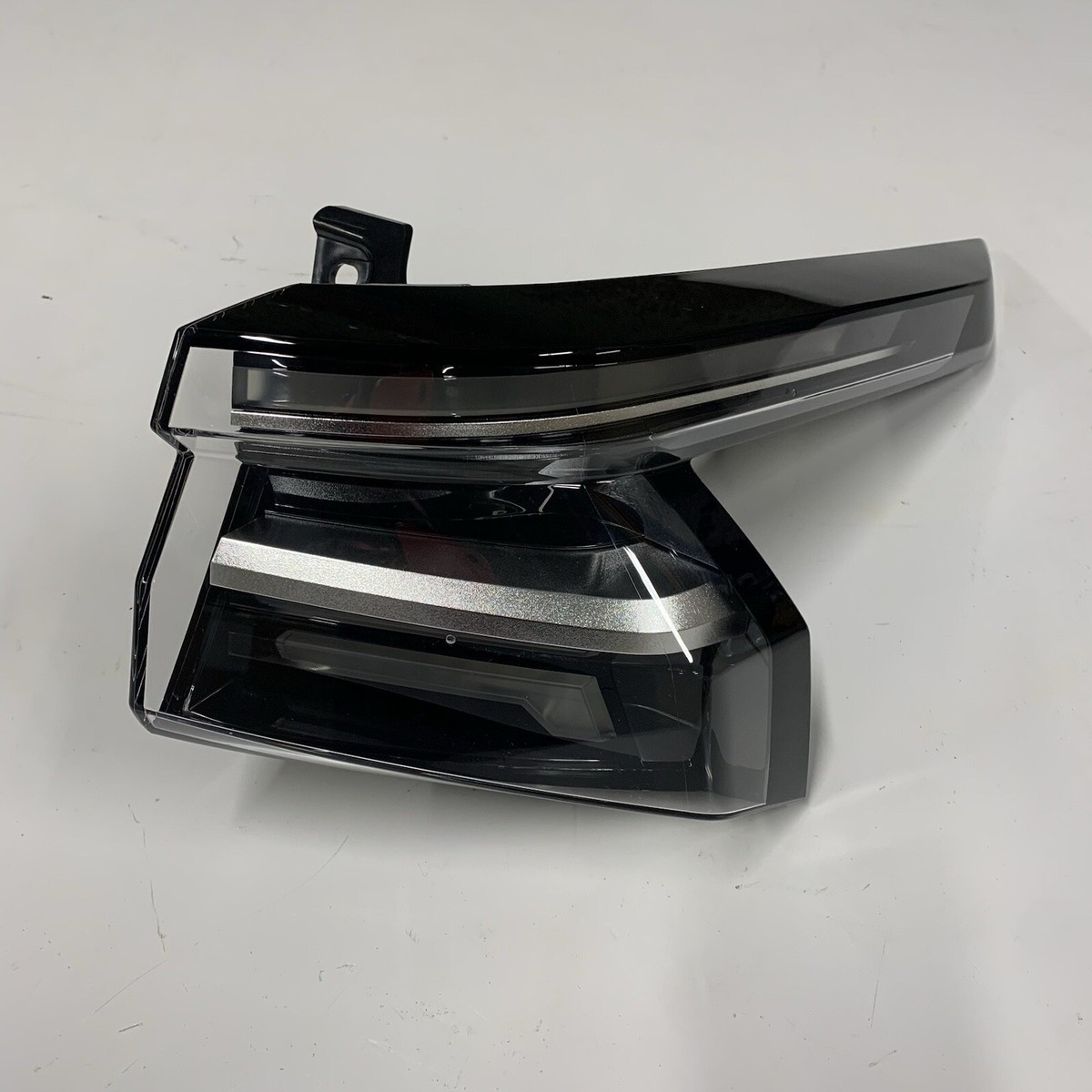 Genuine Nissan Qashqai J12 Off Side Right Hand Rear Drivers LED