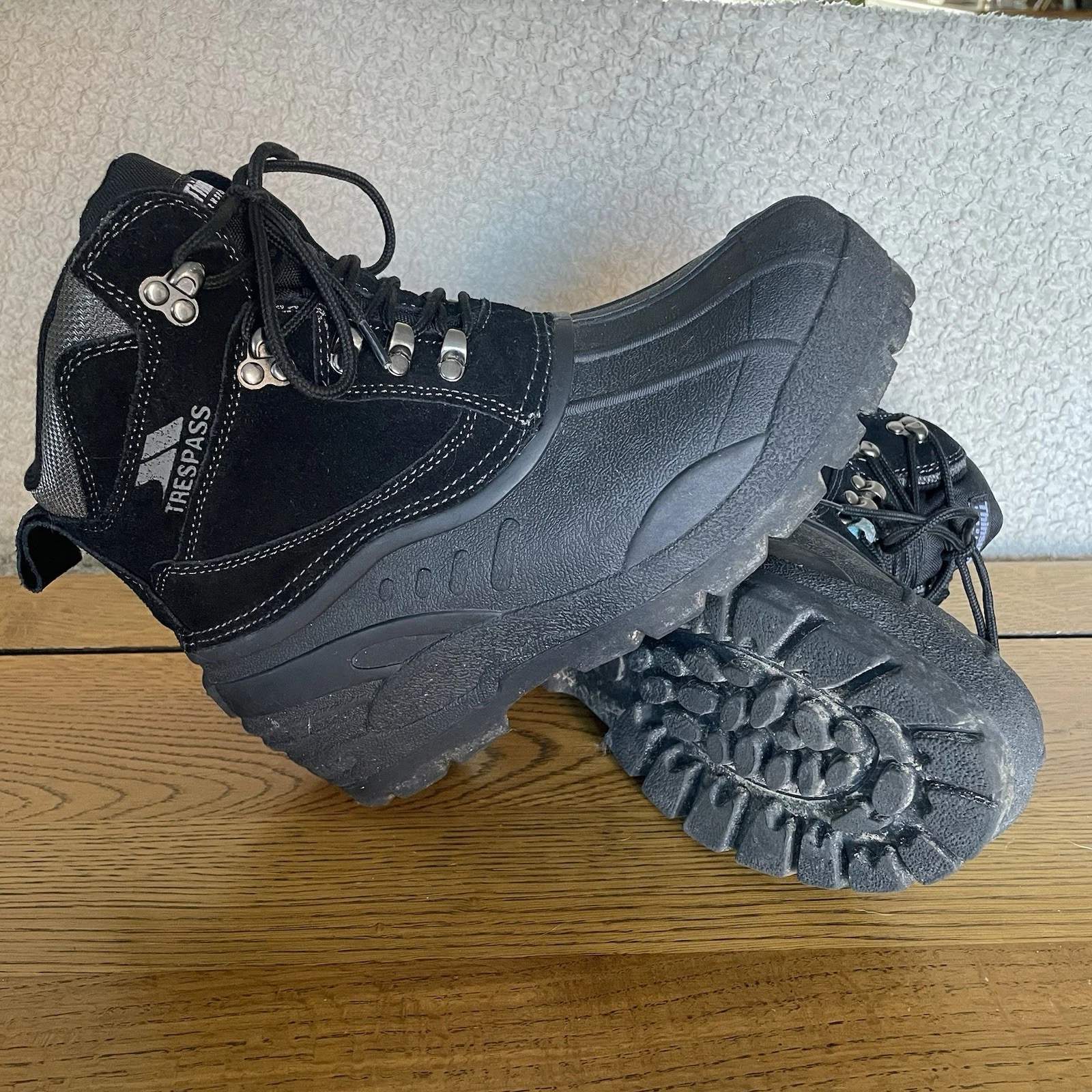 Trespass Men’s Snow Boots Thinsulate UK 7 EU 41 Waterproof Aldor Style Black
Opens in a new window o