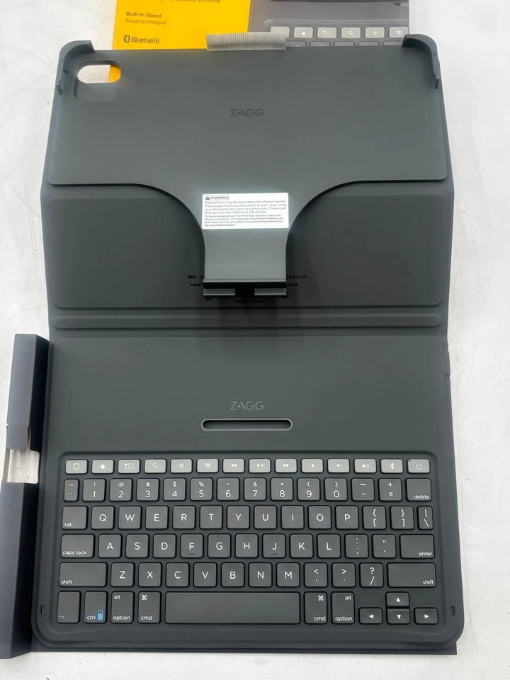 ZAGG Messenger Folio 2 Bluetooth Keyboard Case for Apple iPad 10th Gen/10.9-inch - Image 2 of 3