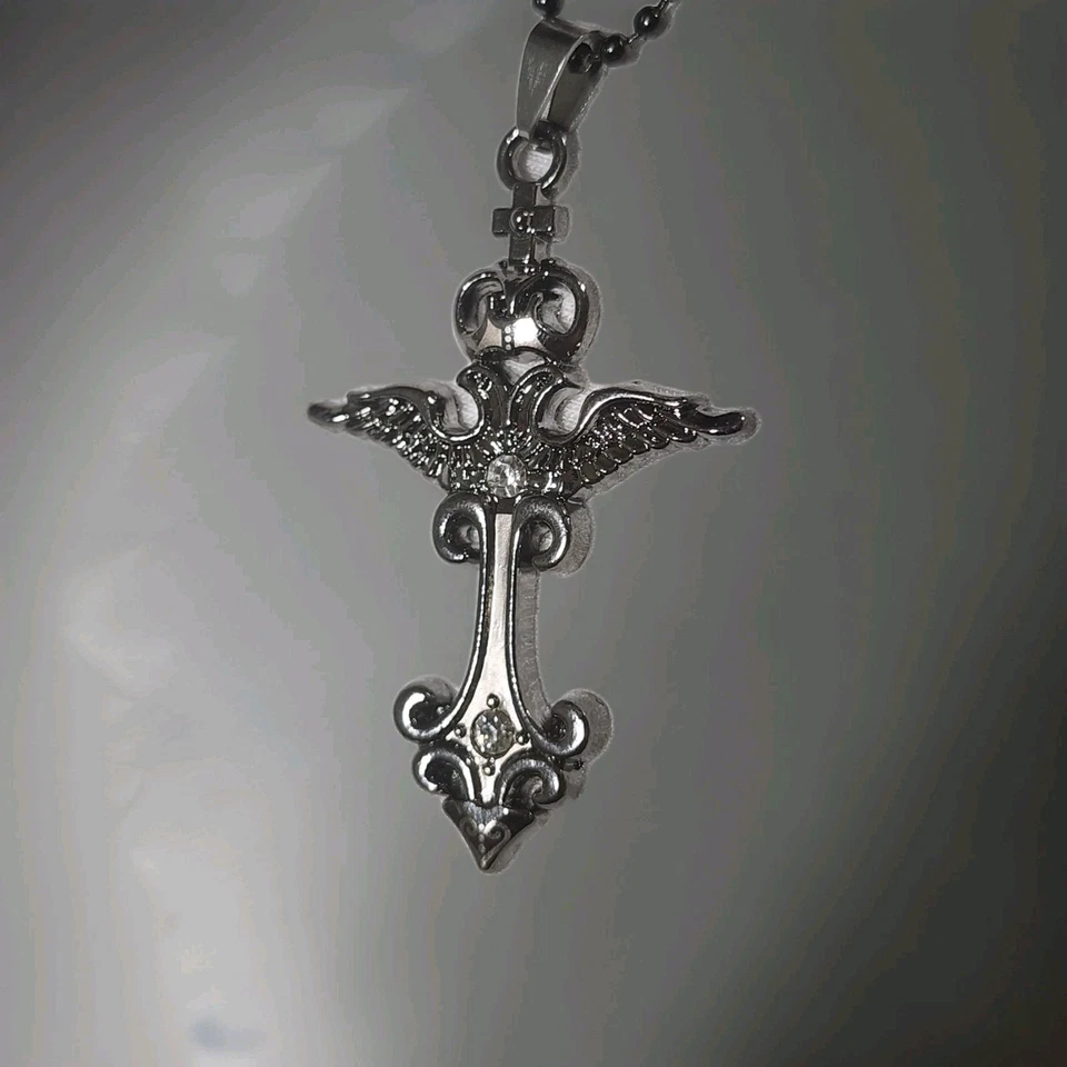 Colgante Crucifijo Cruz Titanio en Cadena Bola Acero 23.5". 2 cristales transparentes. Foto 3 de 4