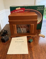 Mr. Christmas Music In Motion Plays 15 Songs Music Box 1998 EUC Tested Working