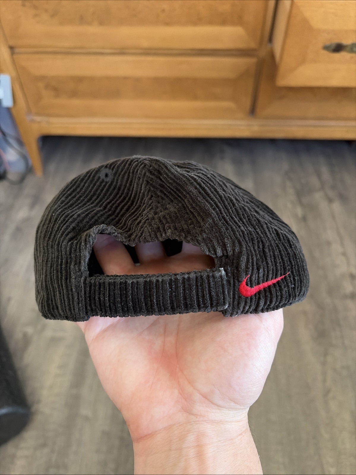 VTG Nike Hat Black Red Thick Corduroy Embroidered Cap Swoosh 90s Retro thumbnail 2