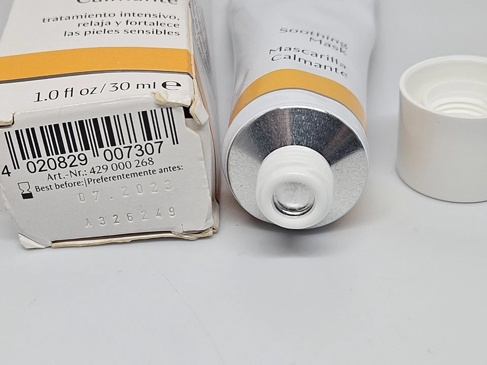 Máscara calmante Dr. Hauschka 1,0 fl. oz para piel sensible 2023 Foto 2 de 4