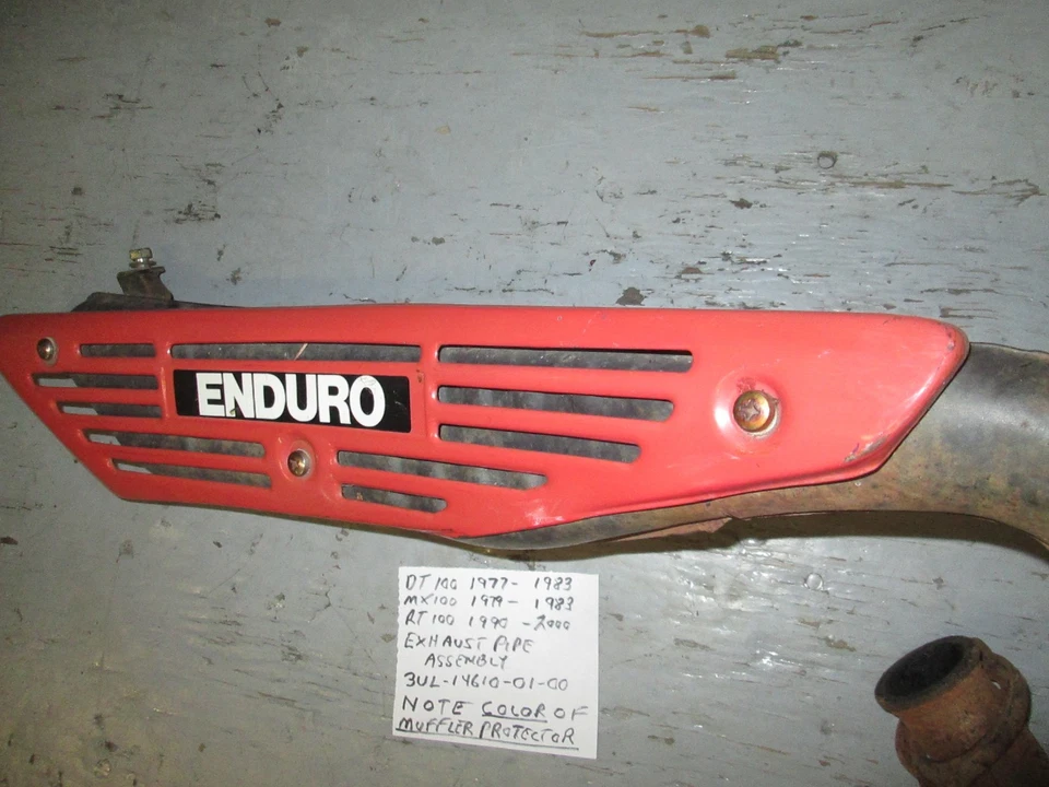 OEM RT100 / MX100 / DT100 TUBO DE ESCAPE 3UL-14610-01-00, PROTECTOR DE TUBO ROJO Foto 2 de 4