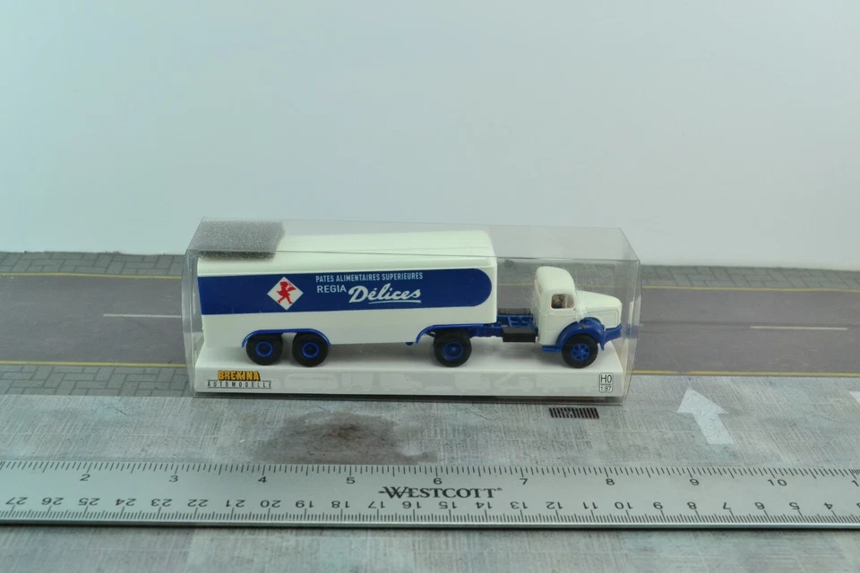 Brekina 85423 Old Timer Berliet GLR 8 Delices Tractor Trailer 1:87 HO Scale  - Image 2 of 2